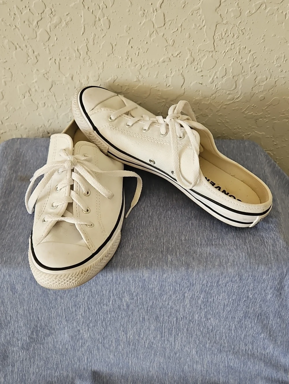 Converse Women's White  Canvas Slip Ins, Size 7